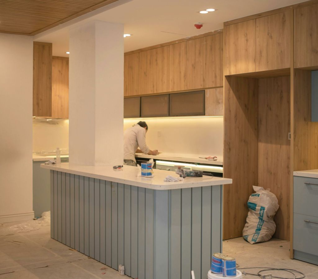 Dépose d'une cuisine dans une rénovation - Habitoria rénovation intérieure Alpes Maritimes